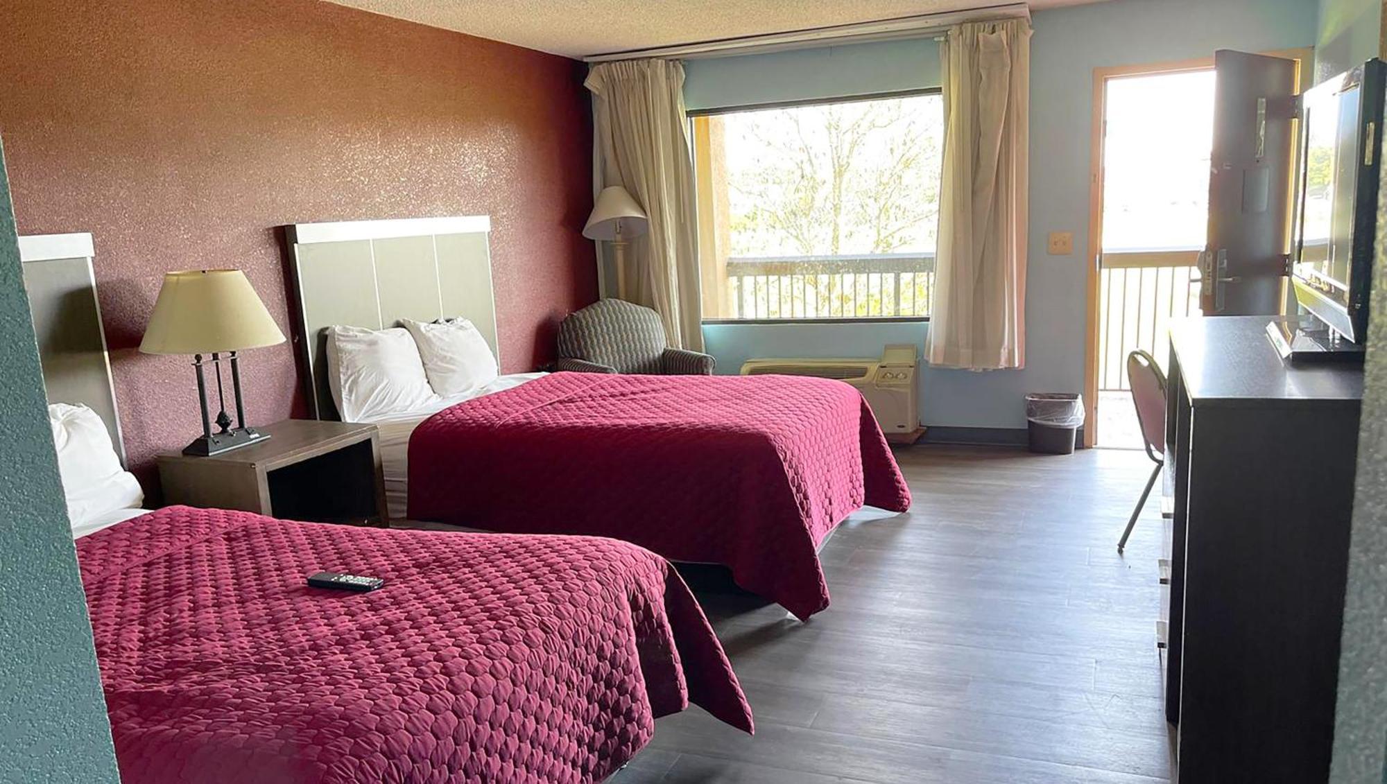 Mayfair Inn Уильямстон Экстерьер фото